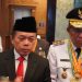 Gubernur Jambi Al Haris bersama Wakil Gubernur Abdullah Sani sat memeberi keterangan usai upacara penurunan bendera HUT ke-80 RI di Kantor Gubernur Jambi. (Dok.Nahar)
