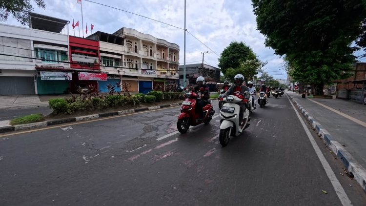 Puluhan bikers Honda mengikuti kegiatan “Convoy Merdeka” bersama PT Sinar Sentosa Primatama (Sinsen) dalam rangka memperingati HUT ke-80 Republik Indonesia di Kota Jambi, Minggu (17/8/2025). (Dok.Stepanus)