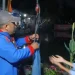 Warga RT 31 Kelurahan Kenali Asam, Kota Jambi, mengikuti lomba mancing di Kolam Pemancingan Vespania dalam rangka memeriahkan HUT ke-80 Republik Indonesia, Sabtu (23/8/2025) malam. (Dok. Daus)