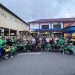 Direktur Lalu Lintas Polda Bengkulu, Kombes Pol. Deddy Nata, S.I.K., bersama komunitas motor, ojek online, media, dan stakeholder usai acara silaturahmi di Gedung Ditlantas Polda Bengkulu, Sabtu (30/8/2025). (Dok.Yola) 