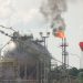 Api menyala di flare stack fasilitas migas Jadestone Energy, Kecamatan Betara, Tanjung Jabung Barat, Jambi, Selasa (26/8/2025). (Dok. Stepanus)