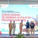 Gubernur Lampung Rahmat Mirzani Djausal menyerahkan cendera mata kepada perwakilan SKK Migas–Pertamina EP dalam Rapat Koordinasi dan FGD Survei Seismik 2D Gerbera di Bandarlampung, Selasa (12/8/2025). (Dok. FJM)
