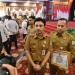 Wakil Wali Kota Jambi, Diza Hazra Aljosha (tengah) saat diwawancarai awak media di Auditorium Rumah Dinas Gubernur Jambi, Senin (25/8/2025).(Dok. Daus)