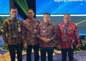 Gubernur Jambi Al Haris bersama jajaran pimpinan perangkat daerah dan direktur rumah sakit saat menghadiri pembukaan The 2nd International Conference on Advancing Post Graduate Medical Education 2025 di Hotel Raffles Jakarta, Rabu (27/8/2025). (Dok. Erit - Kominfo)