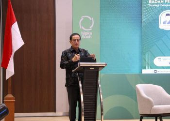 Kepala Eksekutif Pengawas Perbankan OJK Dian Ediana Rae menyampaikan perkembangan industri keuangan syariah nasional dalam pertemuan dengan pengusaha dan pelaku perbankan syariah di Aceh, Sabtu (30/8/2025). (Dok. Agus - Humas OJK Jambi)
