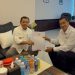 Gubernur Jambi Al Haris menyerahkan berkas usulan PPPK paruh waktu untuk ribuan tenaga non-ASN kepada Wakil Menteri PANRB Purwadi Arianto di Jakarta, Senin (15/9/2025). (Dok. Erit -Kominfo)