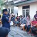 Wali Kota Jambi, dr. H. Maulana, MKM, berinterkasi langsung dengan warga terdampak kebakaran di Kelurahan Solok Sipin, Sabtu (28/9/2025). (Dok. Daus)