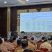 Wali Kota Jambi Maulana memberikan arahan kepada lurah dan petugas pemungut pajak terkait kelonggaran pembayaran Pajak Bumi dan Bangunan (PBB) di Aula Kantor Wali Kota Jambi, September 2025. (Dok. Stepanus)