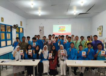Para pelajar SMA/SMK di Jambi bersama tim Sinsen mengikuti sosialisasi program AHM Best Student 2025. (Dok.daus)