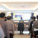 Personel Polda Bengkulu mengikuti kegiatan pengambilan sumpah dan penandatanganan pakta integritas Seleksi Dikbangum Terpadu 2025 secara virtual dari Gedung Awaloedin Djamin, Senin (15/9/2025). (Dok.Yola)