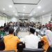 Suasana dialog antara pimpinan DPRD Kota Jambi dan massa Aliansi Mahasiswa dan Rakyat Bersatu usai aksi damai di Gedung DPRD Kota Jambi, Senin (1/9/2025). (Foto: DokStepanus)