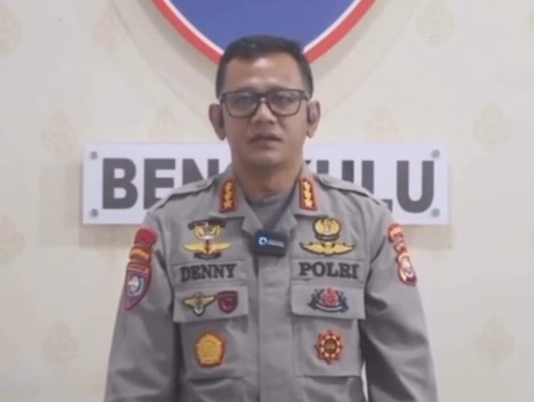 Dir Binmas Polda Bengkulu, Kombes Pol Denny Jatmiko, S.I.K., memberikan imbauan kepada pelajar untuk menjauhi narkoba, geng motor, dan hoaks di media sosial. (Dok. Yola)