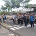 Karo Ops Polda Bengkulu Kombes Pol Ponjto Soediantoko memberikan arahan kepada personel saat apel kesiapan menyambut kunjungan kerja Wakil Menteri Transmigrasi di Lapangan Anton Soejarwo, Selasa (9/9/2025).(Dok. Yol)