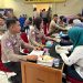 Personel Ditlantas Polda Bengkulu mengikuti kegiatan donor darah dalam rangka memperingati Hari Keselamatan Lalu Lintas dan HUT Lalu Lintas ke-70, Selasa (10/9/2025). (Dok. Yola)