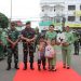 Pangdam XX/TIB Mayjen TNI Arief Gajah Mada bersama Ketua Persit KCK Daerah XX/TIB Ny. Anggi Arief G. Mada saat disambut prajurit, Persit, dan anak-anak TK Kartika Korem 042/Gapu dalam kunjungan kerja di Jambi, Rabu (10/9/2025). (Dok. Nahar)