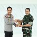 Kapolda Jambi Irjen Pol Krisno H. Siregar berjabat tangan dengan Pangdam XX/TIB Mayjen TNI Arief Gajah Mada usai pertemuan silaturahmi di Mapolda Jambi, Rabu (10/9/2025). (Dok, Humas)