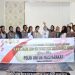 Pakor Polwan Polda Bengkulu AKBP Banyu Erni Juarsih, S.H., M.H., bersama jajaran Polwan berpose bersama saat anjangsana memperingati Hari Jadi ke-77 Polwan RI di kediaman AKBP (Purn) Lili Meiliza, Bengkulu, Rabu (10/9/2025). (Dok Yola)