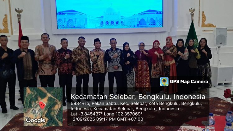 Jajaran Forkopimda Kota Bengkulu berfoto bersama usai acara pisah sambut Dandim 0407/Kota Bengkulu di Balai Kota Merah Putih, Jumat (12/9/2025) malam. (dok .Humas)