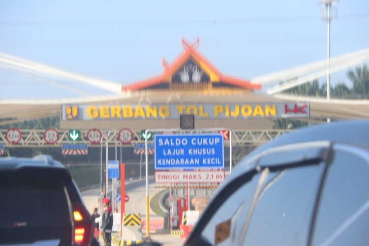Gerbang Tol Pijoan, salah satu akses utama Jalan Tol Bayung Lencir – Tempino – Jambi yang resmi dioperasikan PT Hutama Karya, Minggu (14/9/2025). (Dok. Stepanus)