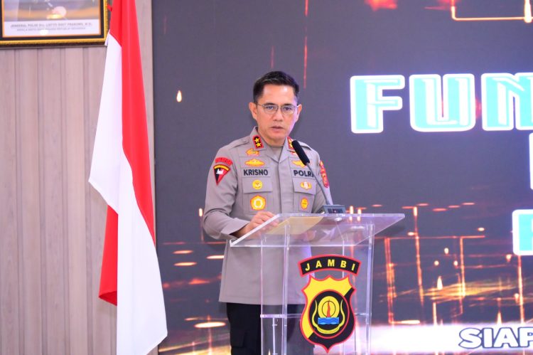 Kapolda Jambi Irjen Pol Krisno H Siregar membuka Rakernis Perencanaan dan Anggaran Tahun Anggaran 2025 di Gedung Siginjai Mapolda Jambi, Selasa (15/9/2025). (Dok. Maulana - Humas)