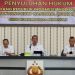 Kabidkum Polda Bengkulu Kombes Pol Pambudi, S.I.K., M.H., memberikan materi penyuluhan hukum terkait Undang-Undang Nomor 1 Tahun 2023 tentang KUHP Nasional kepada personel di Aula Gedung Adem Polda Bengkulu, Rabu (17/9/2025). (Dok,. Humas)