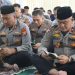 Kapolda Bengkulu Irjen Pol Mardiyono bersama Wakapolda Brigjen Pol Dicky Sondani mengikuti kegiatan Bimbingan Rohani dan Mental (Binrohtal) di Masjid Al Amin Polda Bengkulu, Kamis (18/9/2025). (Dok. Yola)