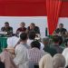 Danrem 042/Gapu Brigjen TNI Heri Purwanto memberikan pengarahan kepada orang tua peserta seleksi Caba PK TNI AD Gelombang II TA 2025 di Korem 042/Gapu, Jambi, Selasa (23/9/2025). (dok. Nahar)