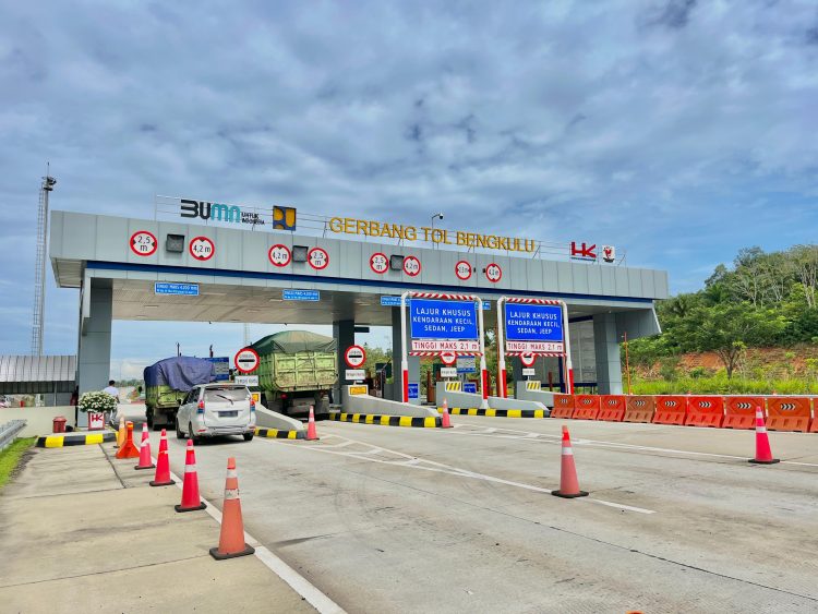 Gerbang Tol Bengkulu, salah satu ruas Jalan Tol Trans Sumatra (JTTS) yang dikelola PT Hutama Karya. (Dok. HK)