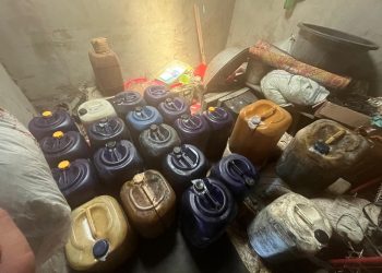Jeriken berisi ratusan liter bio solar bersubsidi yang disita Ditreskrimsus Polda Bengkulu dari penimbun berinisial YA di Kabupaten Seluma, Minggu (28/9/2025). (Dok Yol)
