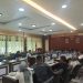 Perwakilan Polresta Jambi bersama instansi terkait menghadiri rapat dengar pendapat Komisi II DPRD Kota Jambi membahas distribusi BBM bersubsidi, Senin (29/9/2025). (Dok. nahar)