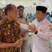 Gubernur Jambi Al Haris berdialog dengan pengelola SPPG saat meninjau SPPG Pemayung, Kabupaten Batang Hari, Kamis (11/9/2025). (Dok. Stepanus)