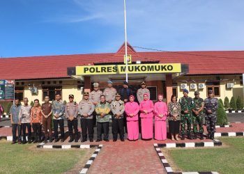 Kapolda Bengkulu Irjen Pol. Mardiyono, S.I.K., M.Si., melaksanakan kunjungan kerja ke Polres Mukomuko, Jumat (31/10/25). (Dok.yola)