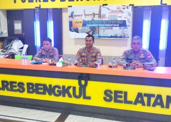 Bidpropam Polda Bengkulu melaksanakan kegiatan sosialisasi Whistle Blower System dan SP4N LAPOR di Aula Polres Bengkulu Selatan, Rabu (15/10/2025). (Dok.Yola)