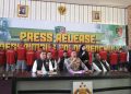 Kabid Humas Polda Bengkulu, Kombes Pol. Andy Pramudya W., S.I.K., M.M., M.AP., CPHR., CBA, memimpin konferensi pers di Gedung Adem Mapolda Bengkulu, Rabu (22/10/2025), bersama jajaran Ditreskrimsus. (Dok.yola)