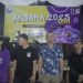 Penutupan PKKMB UNH 2025: Alumni Dorong Mahasiswa Kembangkan Karakter dan Integritas
Ketua Ikatan Alumni Universitas Nurdin Hamzah (IKA UNH), Fiet Haryadi (tengah), bersama panitia dan tamu undangan dalam penutupan PKKMB UNH 2025 di Kampus UNH Jambi, Sabtu (4/10/2025). (Dok. Stepanus)