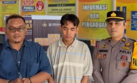 Kapolres Merangin AKBP Kiki Firmansyah Efendi (kanan) bersama IPDA Boni Untung Tua (kiri) dan Jefri Arman (tengah) usai proses penemuan warga yang sempat dilaporkan hilang. Tim PAMAPTA III Polres Merangin bergerak cepat memastikan keselamatan warga. (Foto: Dok. Polres Merangin)