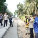 Gubernur Jambi Al Haris meninjau langsung proyek pelebaran Jalan Ness di Kabupaten Batanghari, Sabtu (5/10/2025), guna memastikan pekerjaan infrastruktur strategis berjalan sesuai standar kualitas. (Foto: Stepanus)