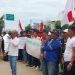 Massa LSM PEKAT-IB menggelar aksi damai di depan Kejaksaan Tinggi Bengkulu, Rabu (1/10/2025). (Dok. Yola)