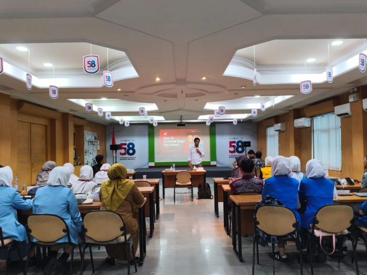 Suasana presentasi karya inovatif finalis Astra Honda Motor (AHM) Best Student 2025 tingkat regional Jambi yang digelar PT Sinar Sentosa Primatama (Sinsen), main dealer sepeda motor Hondai. (Dok. Sinsen)