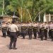 Personel Ditsamapta Polda Bengkulu mengikuti latihan pengamanan unjuk rasa di Lapangan Anton Soejarwo, Senin (6/10/2025). (Dok. Yola