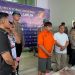 Kapolda Jambi Irjen Pol Krisno H Siregar didampingi jajaran Ditreskrimum Polda Jambi saat konferensi pers pembunuhan dan perampokan mobil Pajero di Talang Bakung, Senin (6/10/2025). (Dok . Nahar)