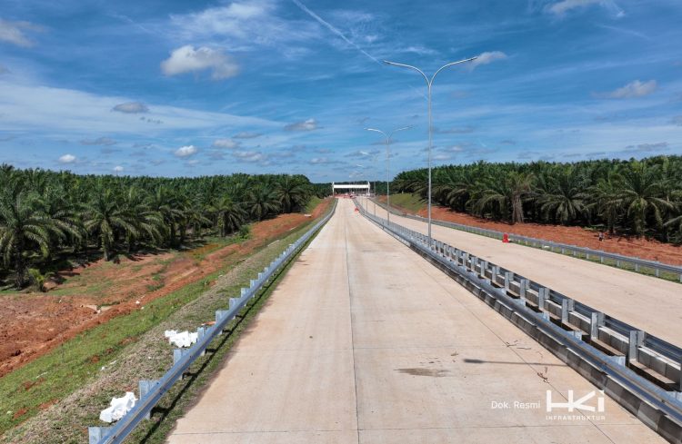 Pembangunan Jalan Tol Betung–Jambi Seksi 1A di Sumatera Selatan terus menunjukkan progres. Ruas ini akan memperkuat konektivitas kawasan dan memangkas waktu tempuh Betung–Supat Induk menjadi 30 menit. (Dok. HKI Infrastruktur)