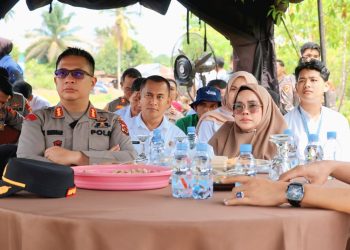 Kapolresta Jambi Kombes Pol Boy Sutan Binanga Siregar, S.I.K., M.H. bersama jajaran menghadiri kegiatan Penanaman Jagung Serentak Kuartal IV. Rabu (8/10/2025). (dok. nahar)