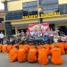 Kapolresta Bengkulu Kombes Pol Sudarno bersama jajaran menunjukkan barang bukti hasil Operasi Musang Nala 2025 di halaman Mapolresta Bengkulu, Kamis (9/10/2025). (Dok. Yola)