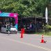 Dua pembalap bersiap di garis start pada ajang BKL SPEED.COM Championship Drag Race dan Drag Bike 2025 di Pantai Panjang Bengkulu, Sabtu (11/10/2025). (Dok. Yola)
