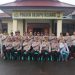 Wakapolda Bengkulu Brigjen Pol. Dicky Sondani berfoto bersama jajaran Polsek Selupu Rejang usai memberikan arahan kepada personel, Sabtu (11/10/2025). (Dok. Yola)