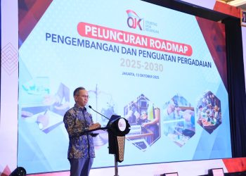 Ketua Dewan Komisioner OJK Mahendra Siregar menyampaikan sambutan dalam acara peluncuran Roadmap Pengembangan dan Penguatan Pergadaian 2025–2030 di Jakarta, Senin (13/10/2025). (Foto: Humas OJK)