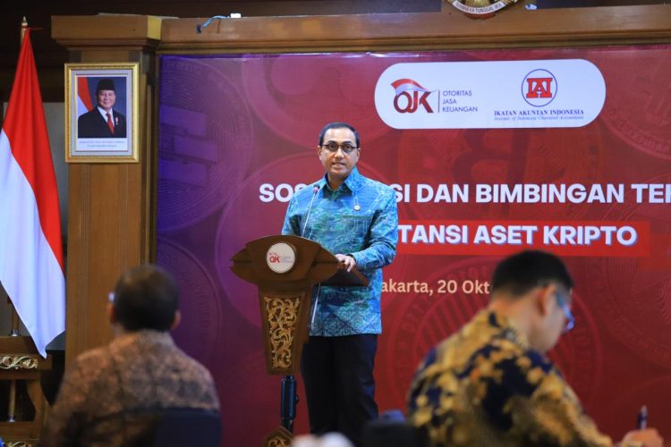 Kepala Eksekutif Pengawas Inovasi Teknologi Sektor Keuangan, Aset Keuangan Digital, dan Aset Kripto OJK, Hasan Fawzi, menyampaikan sambutan dalam acara Sosialisasi dan Bimbingan Teknis Akuntansi Aset Kripto di Jakarta, Senin (20/10/2025). (Dok. Humas OJK Jambi)