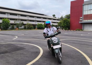 Peserta menjajal New Honda Scoopy dalam kegiatan “New Honda Scoopy Experience” yang digelar PT Sinar Sentosa Primatama (Sinsen) di Jambi, Rabu (22/10/2025). (Dok. Stepanus)