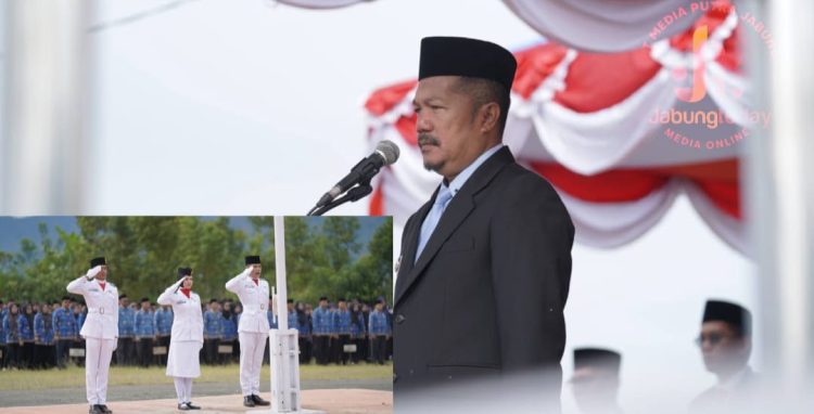 Bupati Kerinci Monadi memimpin upacara peringatan Hari Sumpah Pemuda ke-97 Tahun 2025 di Lapangan Kantor Bupati Kerinci, Bukit Tengah, Kecamatan Siulak, Selasa (28/10/2025). (Dok. Deko)